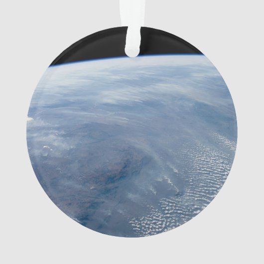 Een rookpluim boven tropisch zuidelijk Afrika. Ornament (achterkant)