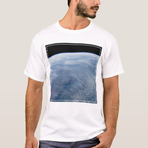Een rookpluim boven tropisch zuidelijk Afrika. T-shirt