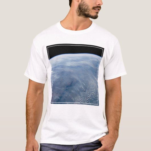 Een rookpluim boven tropisch zuidelijk Afrika. T-shirt (Voorkant)