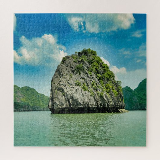 Een rotsachtig eiland in Ha Long Bay Vietnam Legpuzzel (Verticaal)
