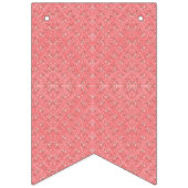 Een roze achtergrond met een patroon in het midden vlaggetjes (Eerste vlag)