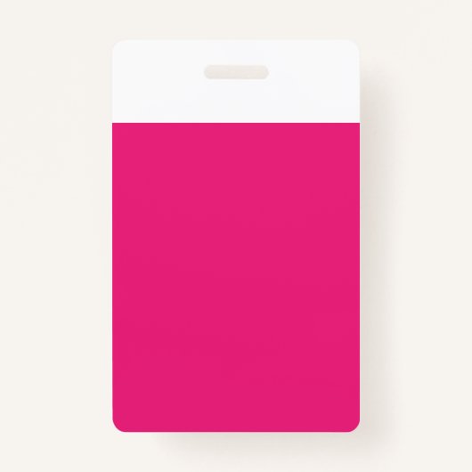 Een roze achtergrond met een zwarte rand badge (Achterkant)