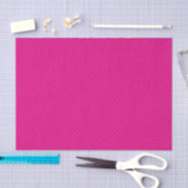 Een roze achtergrond met witte stippen tissuepapier (Craft)