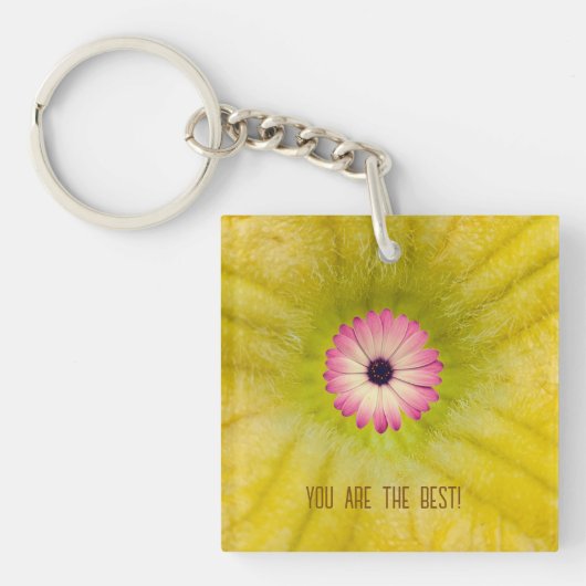 Een roze bloem sleutelhanger (voorkant)