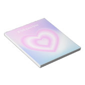 Een roze Neon Hartvorm Notitieblok (Schuin)