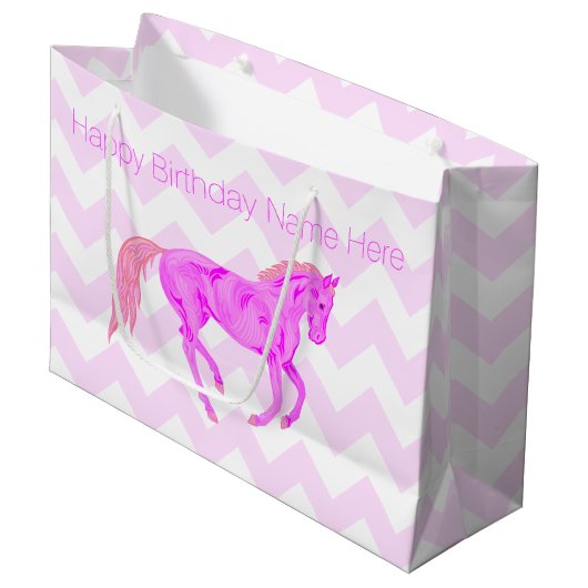 Een roze Pony Cute Chevron Pattern Happy Birthday Large Cadeautasje (Voorkant Gekanteld)