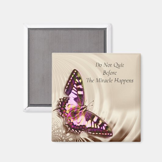Een roze vlinder op een roomsatijnachtergrond magneet (Voorkant / Achterkant)