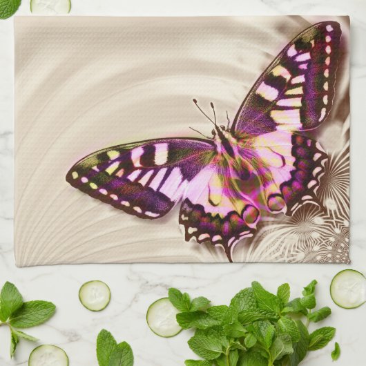Een roze vlinder op een roomsatijnachtergrond theedoek (Gevouwen)