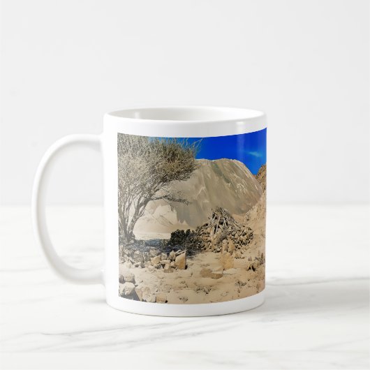 Een ruig, dor landschap koffiemok (Links)