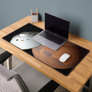 Een ruimteschip in aeroshell nadert Mars. Bureaumat