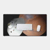 Een ruimteschip in aeroshell nadert Mars. Bureaumat (Keyboard & Muis)