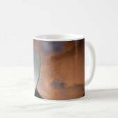 Een ruimteschip in aeroshell nadert Mars. Koffiemok (Voorkant rechts)