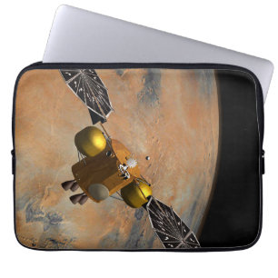 Een ruimteschip in een baan om Mars. Laptop Sleeve