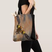 Een ruimteschip in een baan om Mars. Tote Bag (Dichtbij)