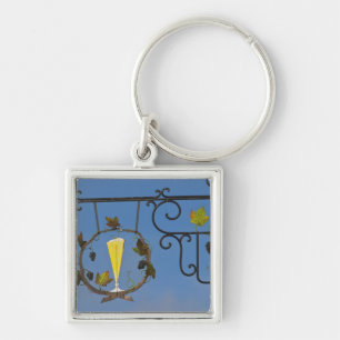 Een ruw ijzerteken dat het thema illustreert sleutelhanger