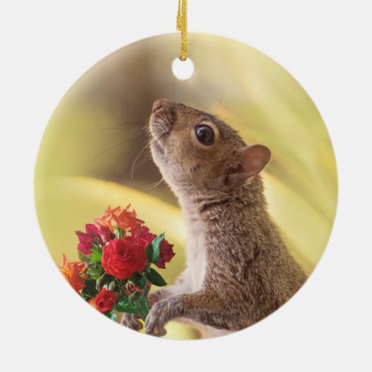 Een schattig eekhoorndier personaliseren met rozen keramisch ornament (Achterkant)