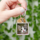Een schattig katje met groene ogen sleutelhanger (Hand)