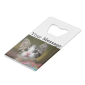 Een schattig kitten met groene ogen creditkaart flessenopener (Voorkant Gekanteld)