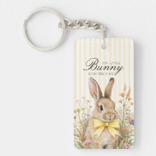 Een schattig klein bloemenkonijn Geel lint Baby Sh Sleutelhanger