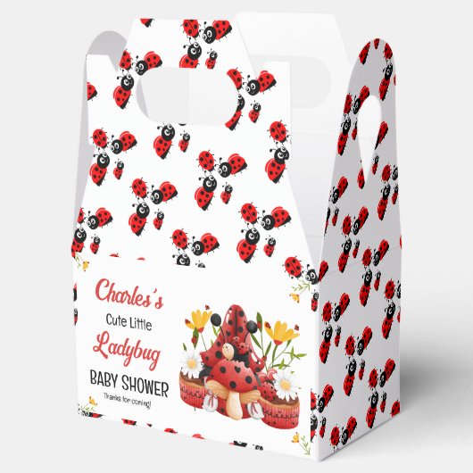 Een schattig lieveheersbeestje is op weg naar het bedankdoosjes (Geopend)