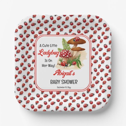 Een schattig lieveheersbeestje is op weg naar het  papieren bordje (Voorkant)