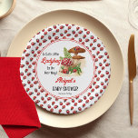 Een schattig lieveheersbeestje is op weg naar het  papieren bordje<br><div class="desc">Vier de naderende aankomst met ons betoverende "A Schattige Little Ladybug Is On Her Way Baby shower" collectie. Geïnspireerd door de grillige charme van de natuur, dit prachtige ontwerp beschikt over speelse paddenstoelen en schattige lieveheersbeestjes genesteld tussen weelderige bosgroen. De ingewikkelde details roepen een gevoel van boswonder op, perfect om...</div>