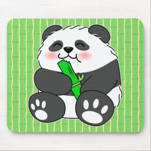 Een schattige baby panda die een bamboestengel eet muismat