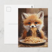 Een schattige baby rode vos die spaghetti eet briefkaart (Voorkant / Achterkant)
