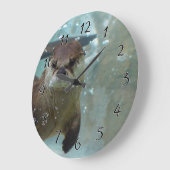 Een schattige bruine otter zwemmen in een helder b grote klok (Hoek)