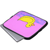 een schattige gele eend op roze Electronics Bag Laptop Sleeve (Voorkant onderkant)
