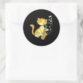 Een schattige kat die de Saxophone speelt Ronde Sticker (Tas)