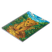 Een schattige leeuwenwelp wandelen, glas-in-lood d notitieboek (Linkerzijde)