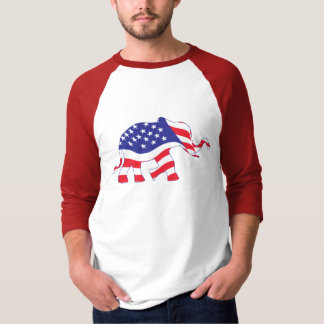 een schattige olifant die onder Amerikaanse vlag w T-shirt