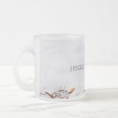 Een schattige roofvogel in sneeuw matglas koffiemok (Links)