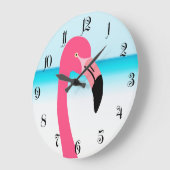 Een schattige roze flamingo op het strand grote klok (Hoek)