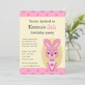 Een schattige roze konijn uitnodiging voor een kle (Staand voorkant)