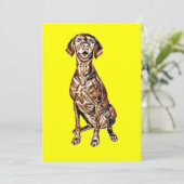 Een schattige Vizsla-hond die rondkijkt met Kaart (Staand voorkant)