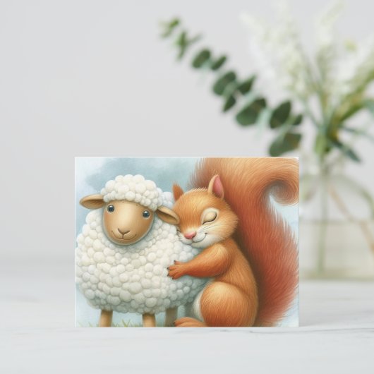 Een Schattigee eekhoorn knuffelt een schaap Briefkaart (Staand voorkant)