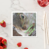 Een Schattigee eekhoorn met pinda's Happy Birthday Servetten (Insitu)