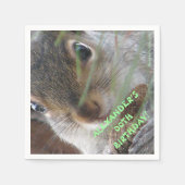 Een Schattigee eekhoorn met pinda's Happy Birthday Servetten (Voorkant)