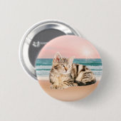 Een Schattigee Gestreepte Kat Zittend op Strand me Ronde Button 5,7 Cm (Voorkant /achterkant)