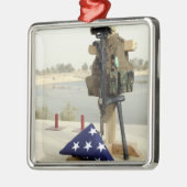 Een scherm met dode soldaten metalen ornament (Links)