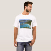 Een schilderachtig van Caneel Bay van een weg bij  T-shirt (Voorkant volledig)