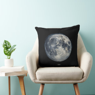 Een schilderij van de maan in de ruimte kussen