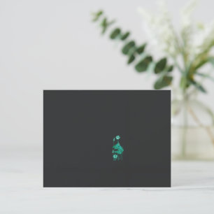 Een schilderij van een bloem en een vis op een zwa briefkaart