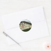 Een schuur die ooit was ronde sticker (Envelop)