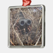 Een scout-waarnemer oefent observatietechniek 2 metalen ornament (Links)