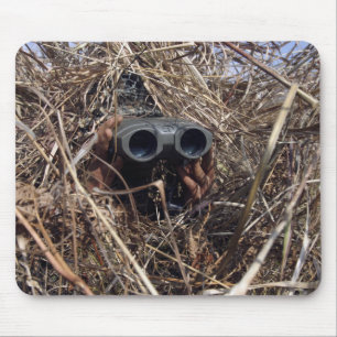 Een scout-waarnemer oefent observatietechniek 2 muismat