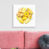 Een selectie van gele groenten en fruit. canvas afdruk (Insitu (Woonkamer))