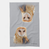 Een Serene en een mooie Barn Owl Theedoek (Verticaal)